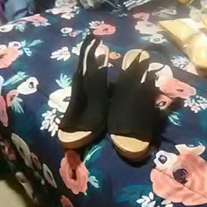 Women's shoes